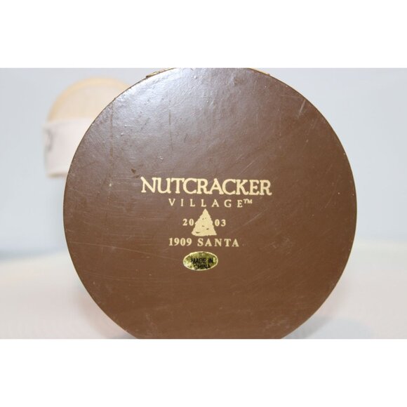 Nutcracker Village - Visions of Santa - 1909 Santa - Picture 3 of 3